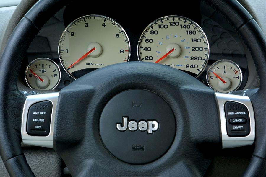  Jeep Cherokee 2002 года  (фото 52 из 130)